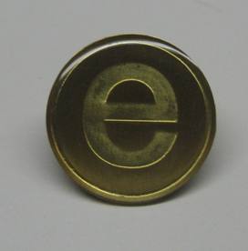 PIN DE SOLAPA, VEMMA, AMA JOYERIA CORPORATIVA, FOTOGRABADO BOGOTA